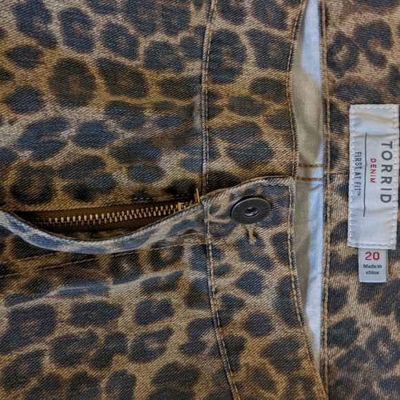 Leopard print mini skirt - Picture 7 of 9